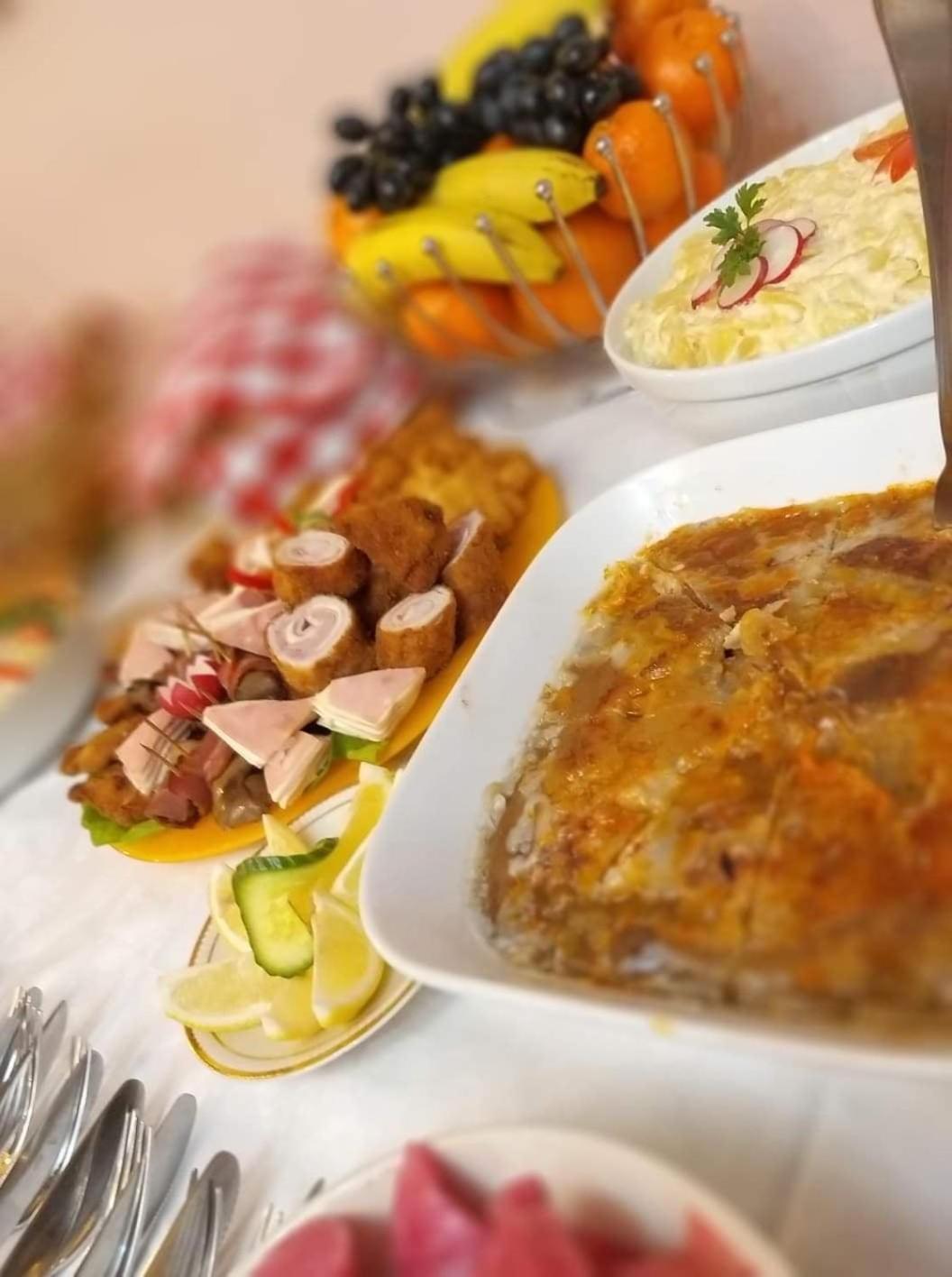 Bed and Breakfast Panzio Anett Pietroasa  Zewnętrze zdjęcie
